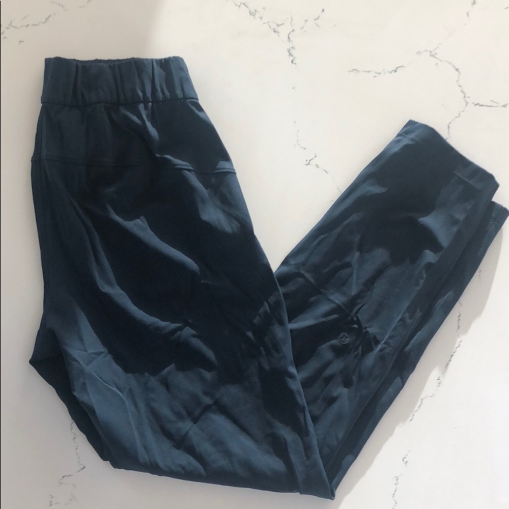 Lululemon sweats Size 4